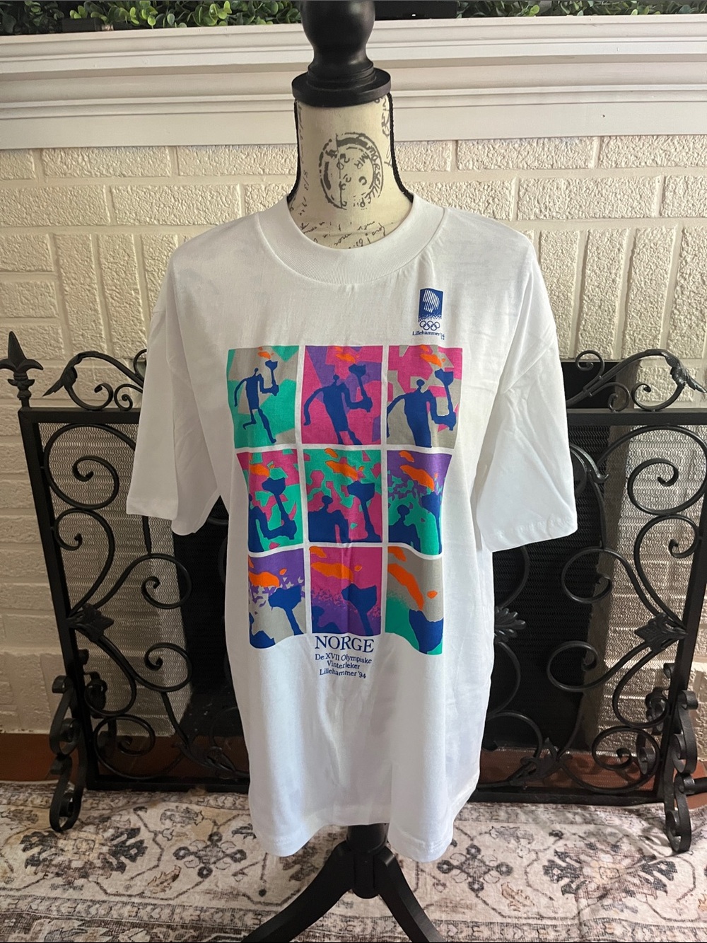 OFFICIAL OLYMPIC  VINTAGE White Short-Sleeve Graphic Tee